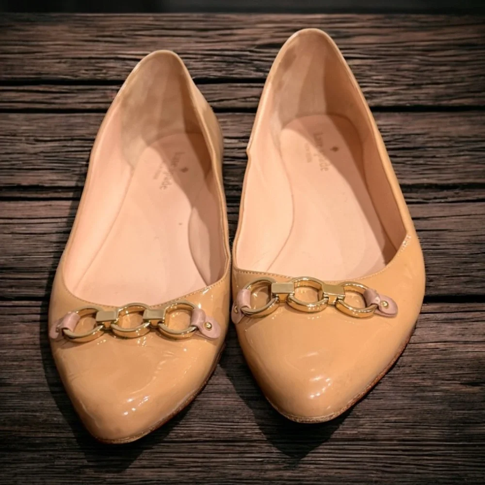 Kate Spade Tan Flats with Gold Chain Detail size 10